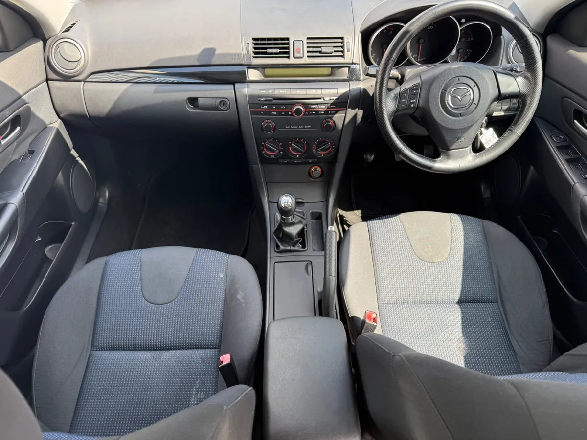 Mazda Mazda3 2005 - Image 2