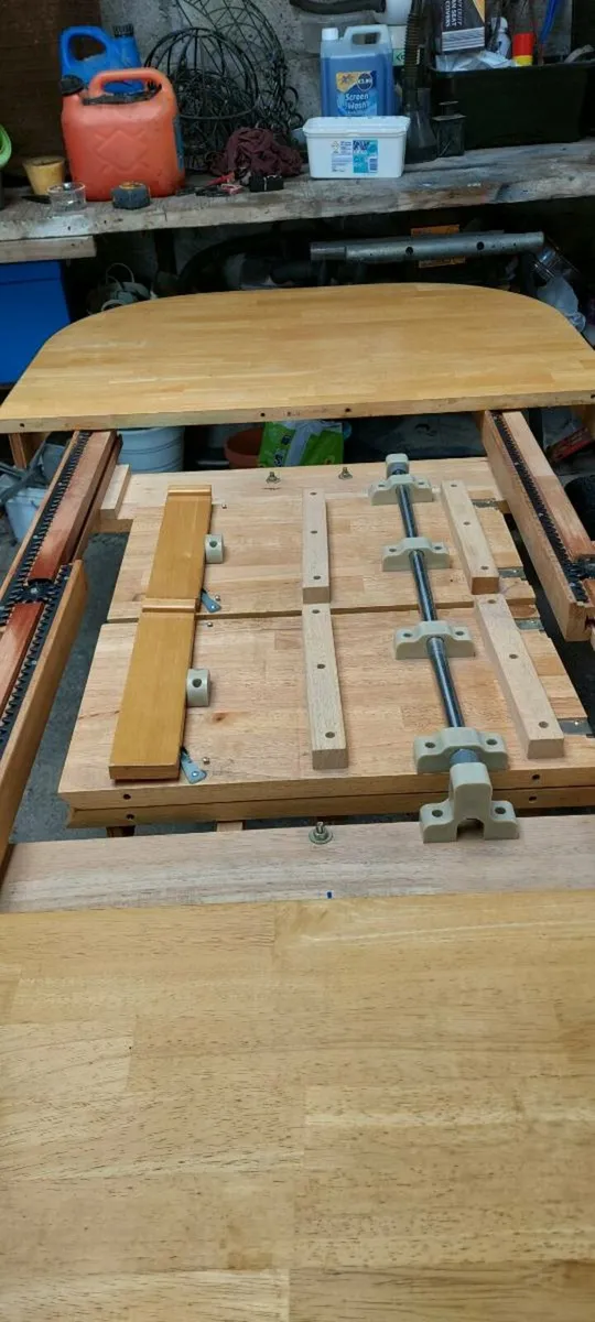 Kitchen table - Image 2