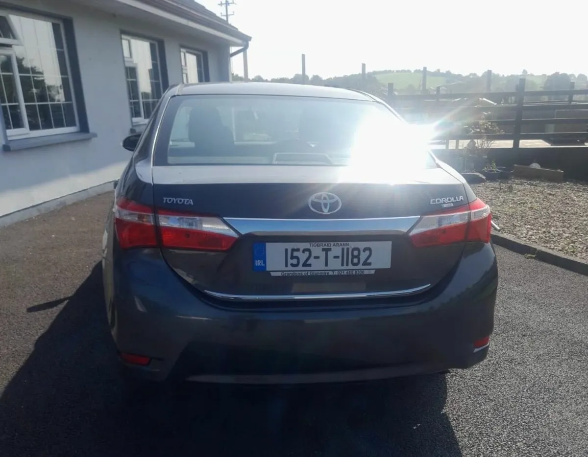 Toyota Corolla – Manual – Diesel  2015 4D - Image 3
