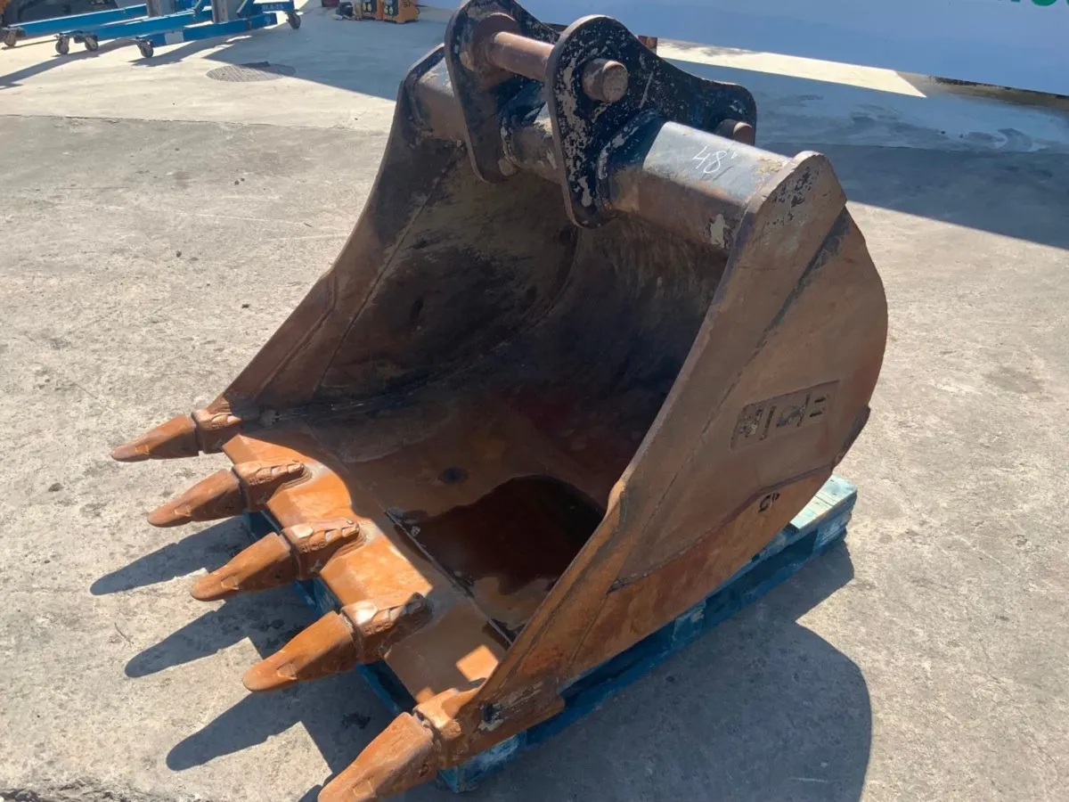 48" JCB DIGGING BUCKET.....65mm PINS......8526. - Image 4