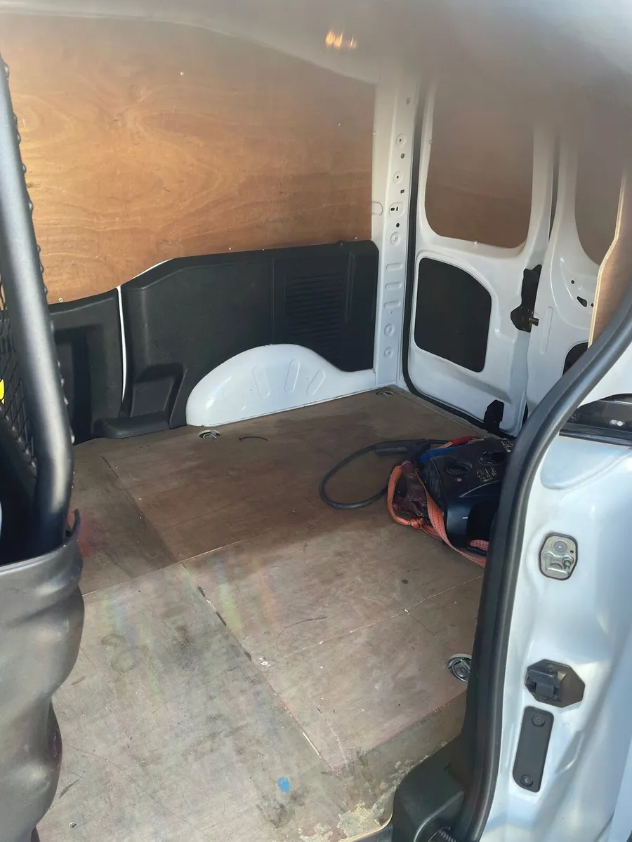 Peugeot partner 850 professional HDI van - Image 3