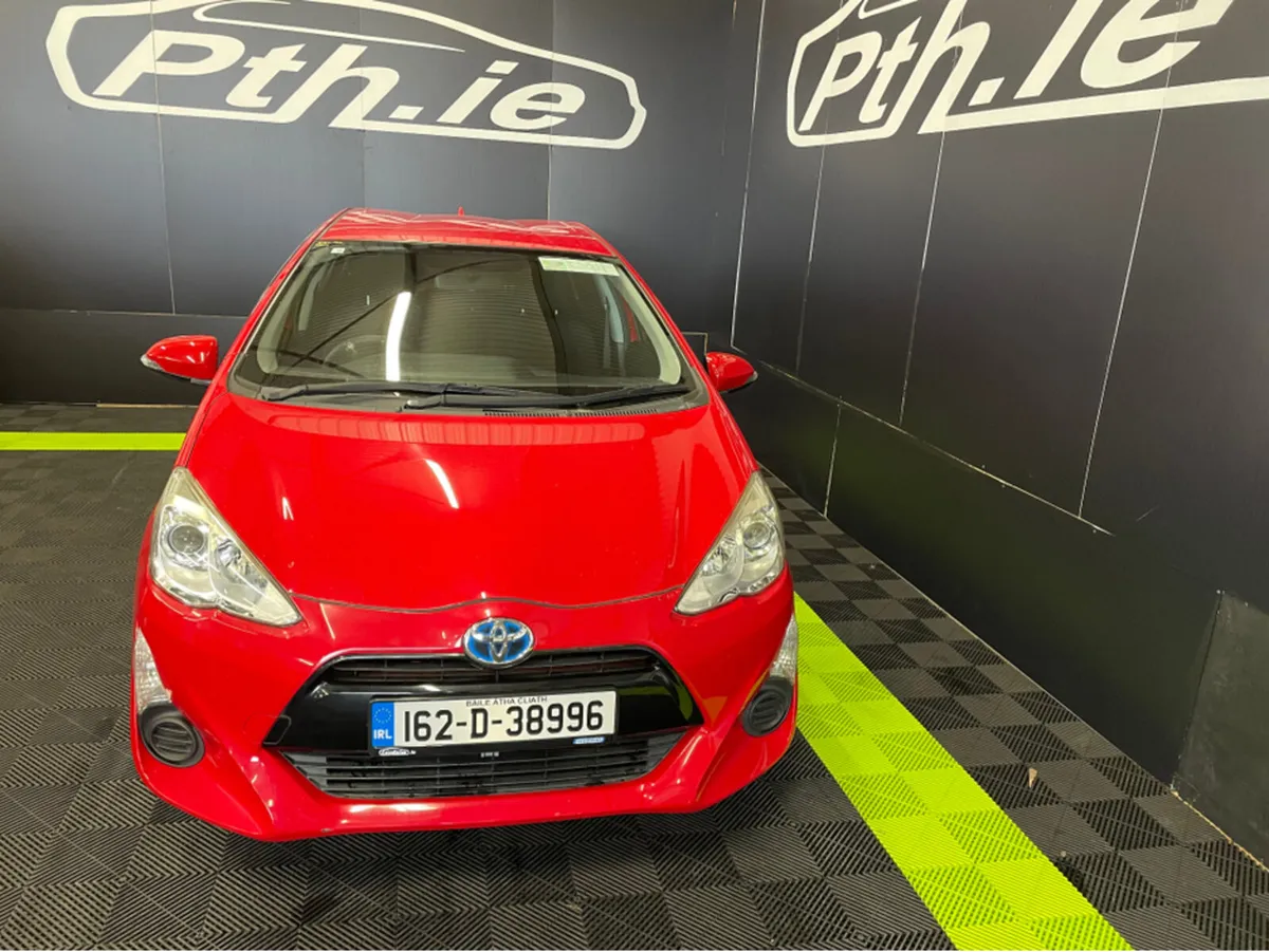 Toyota Aqua NHP10 - Image 2