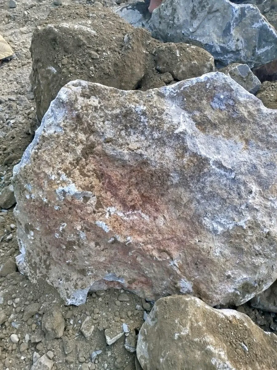 Carrickmacross coloured rocks - Image 3