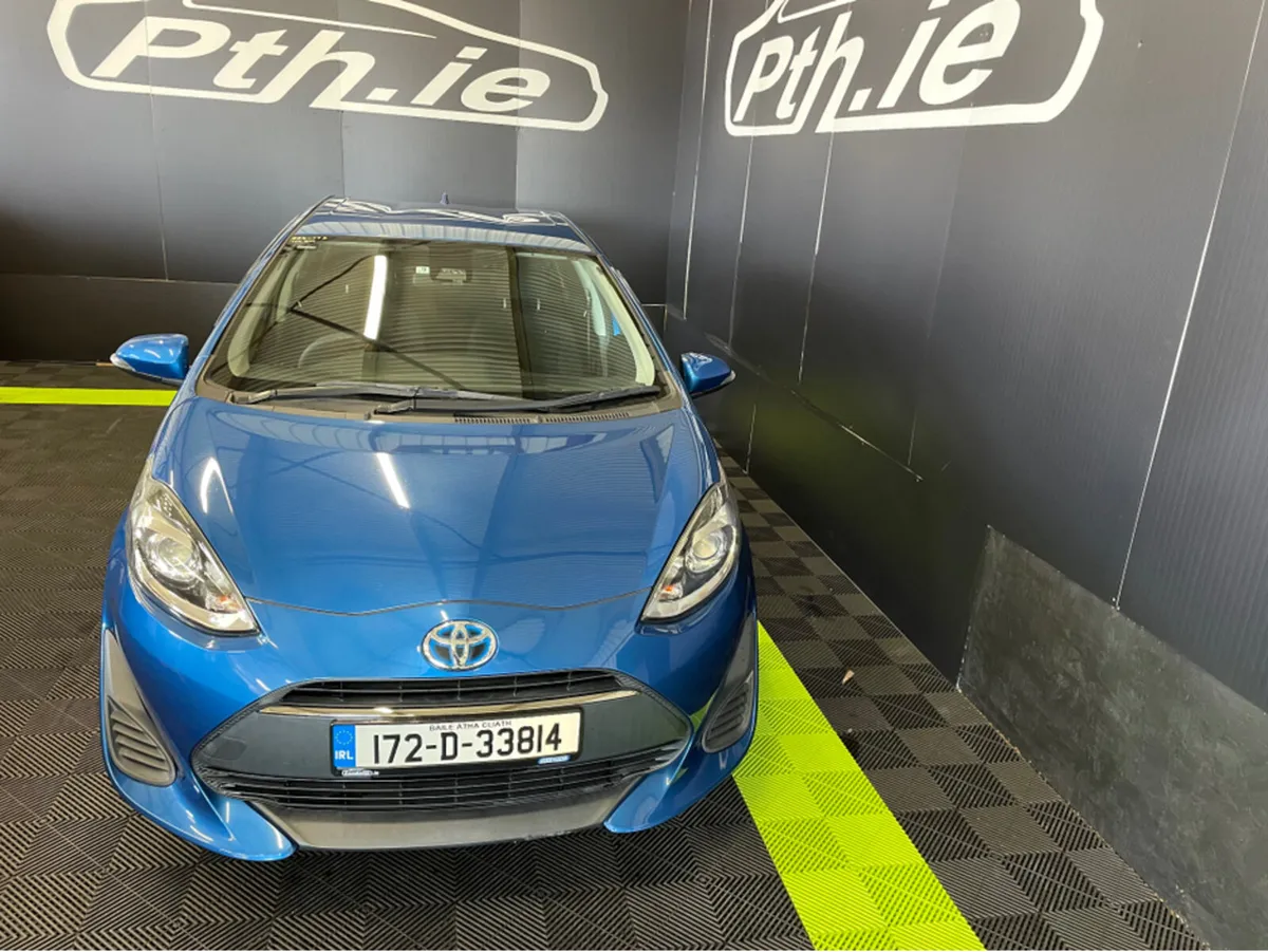 Toyota Aqua NHP10 - Image 3