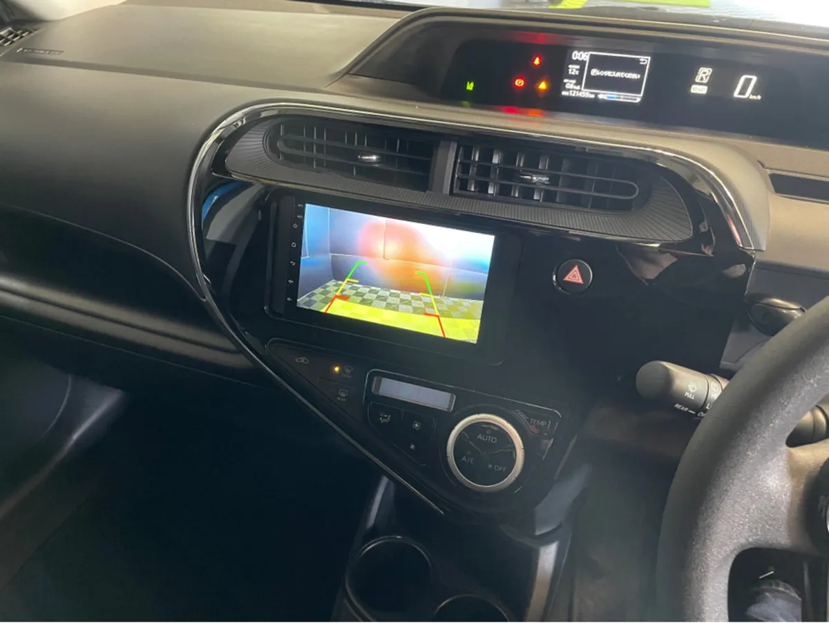 Toyota Aqua NHP10 - Image 4