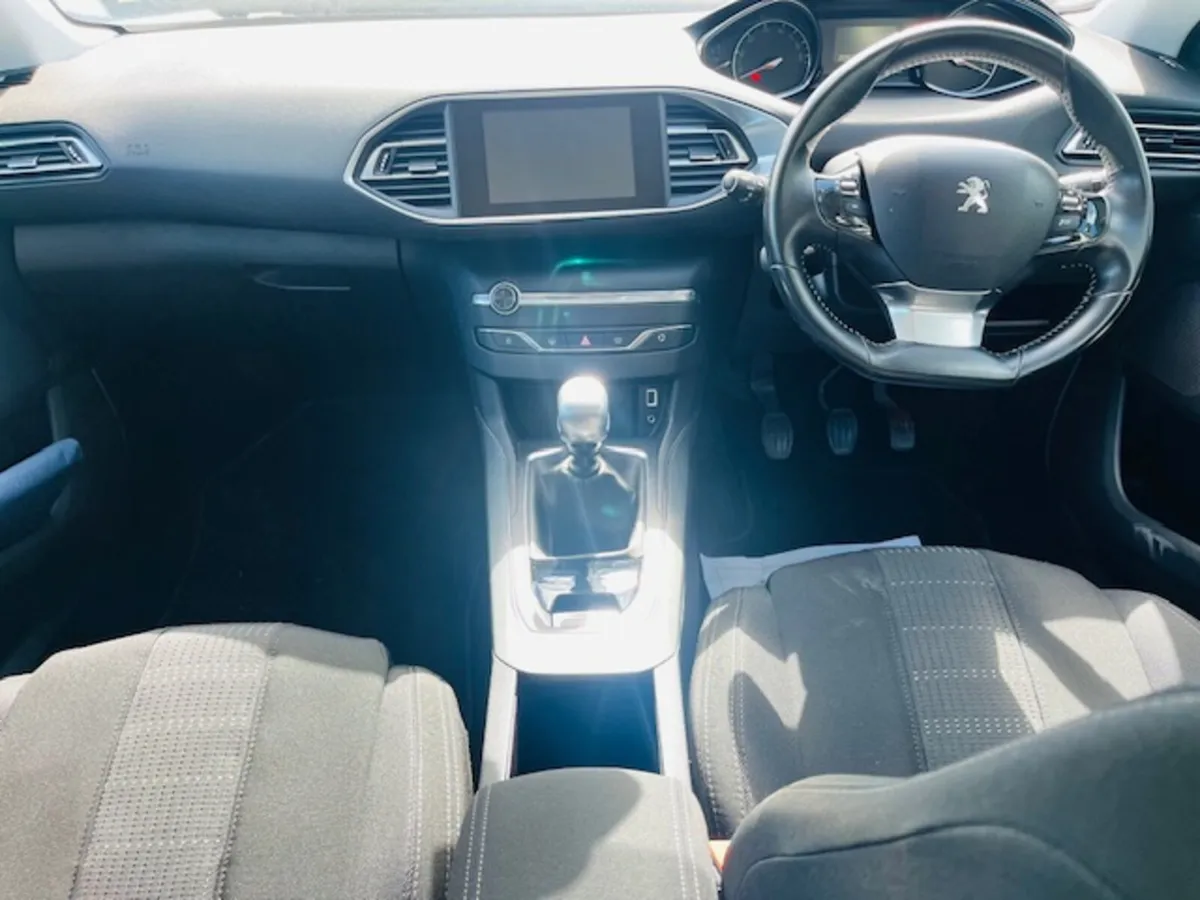 Peugeot 308 2017 - Image 4