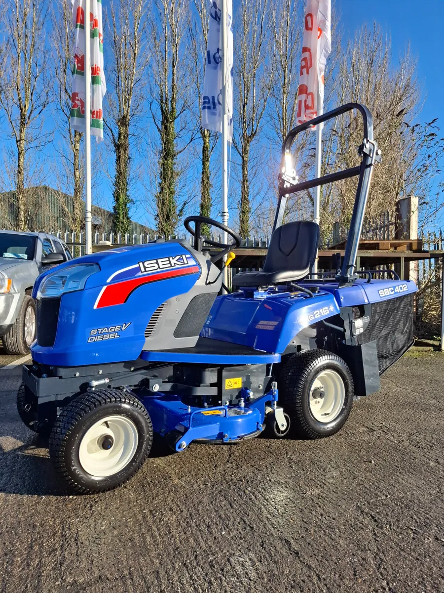 ISEKI SXG 216+ Ride on Mower - Image 4