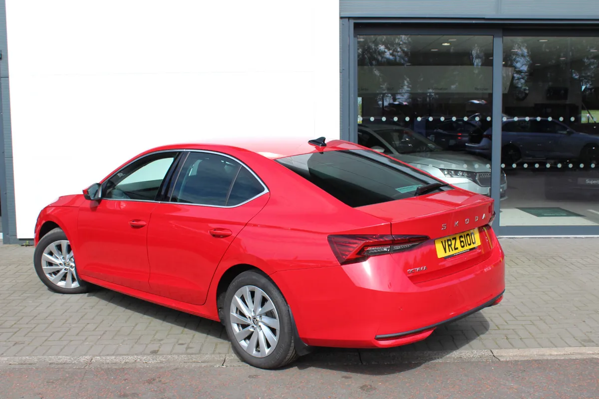 Skoda Octavia 2.0 TDI First Edition 150PS DSG 2024 - Image 3