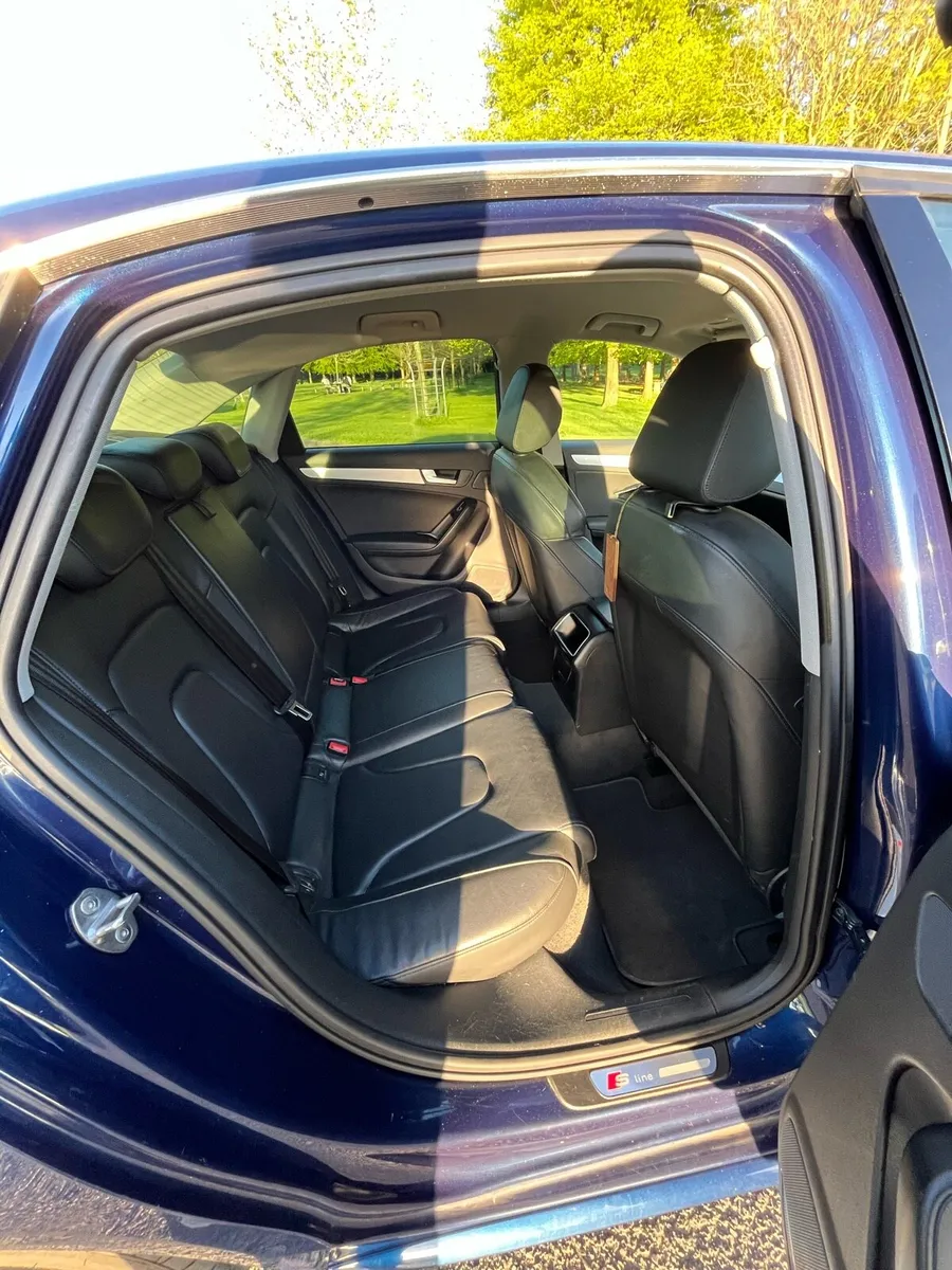 2015 Audi A4 2.0TDI Sline Black Edition - Image 4