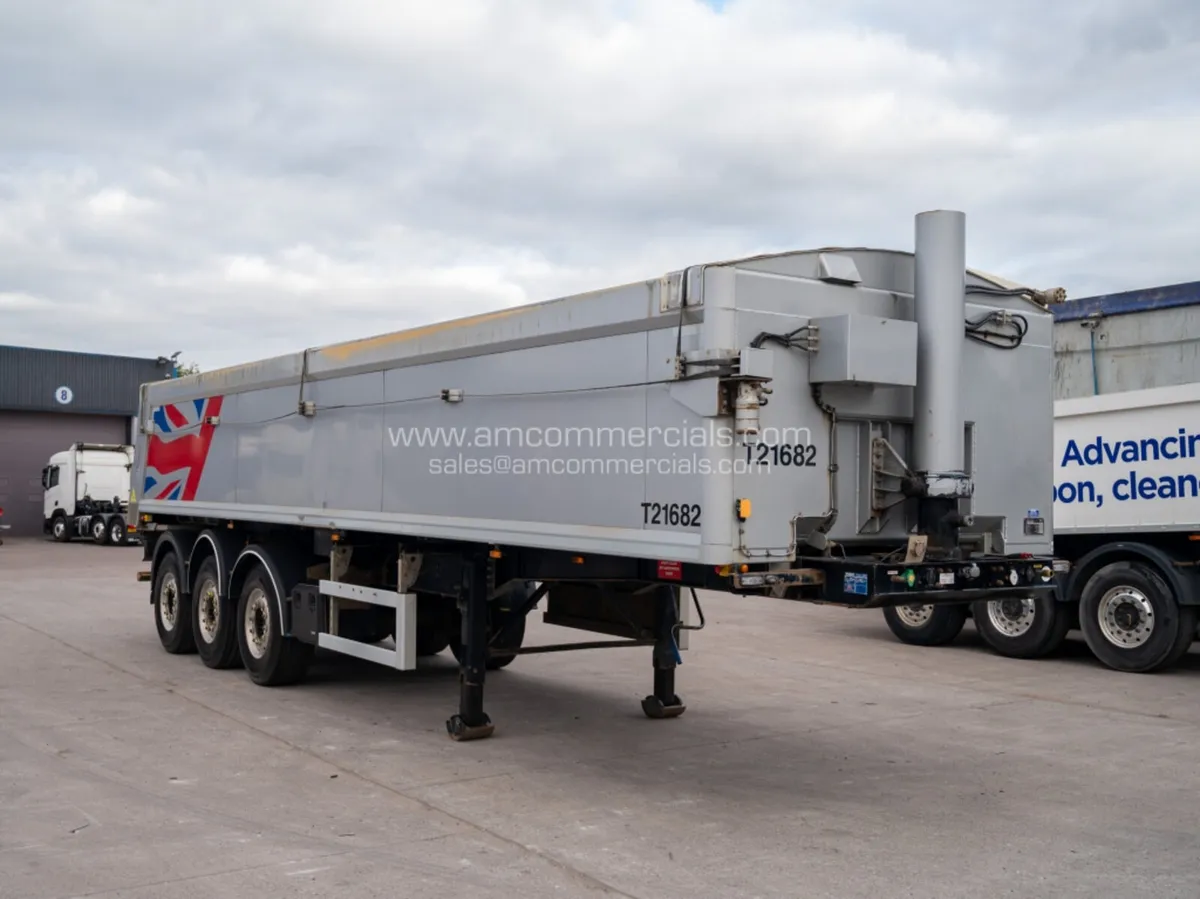 2017 WILCOX AGGREGATE TIPPING TRAILER - Image 1