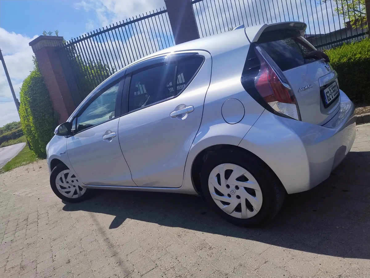 AUTOMATIC TOYOTA AQUA HYBRID~TAX & NCT 08/26=€8450 - Image 3