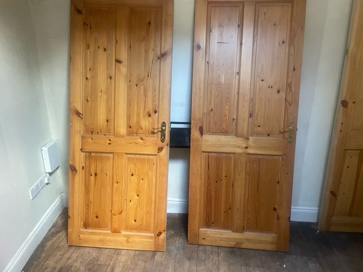 Free doors and oak kitchen doors to take away . - Image 4
