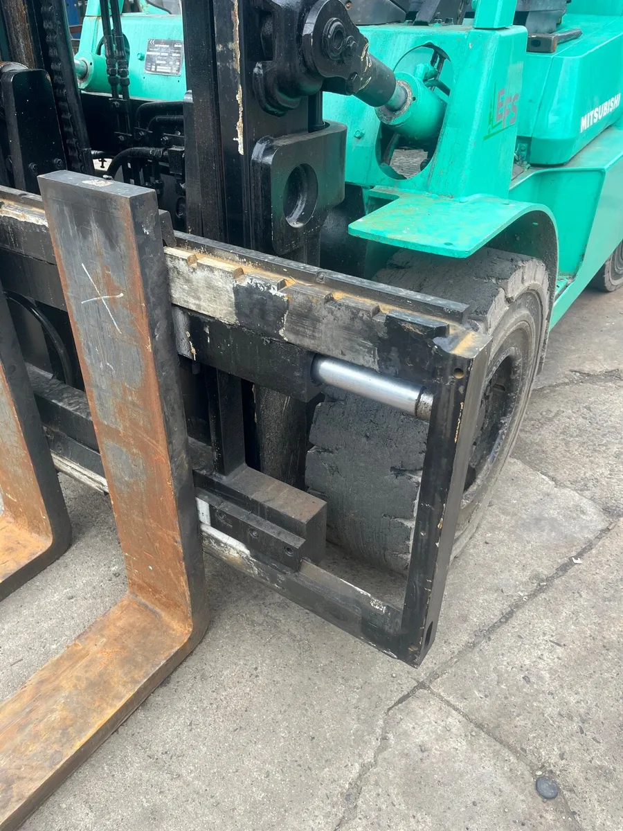 Forklift - Image 4