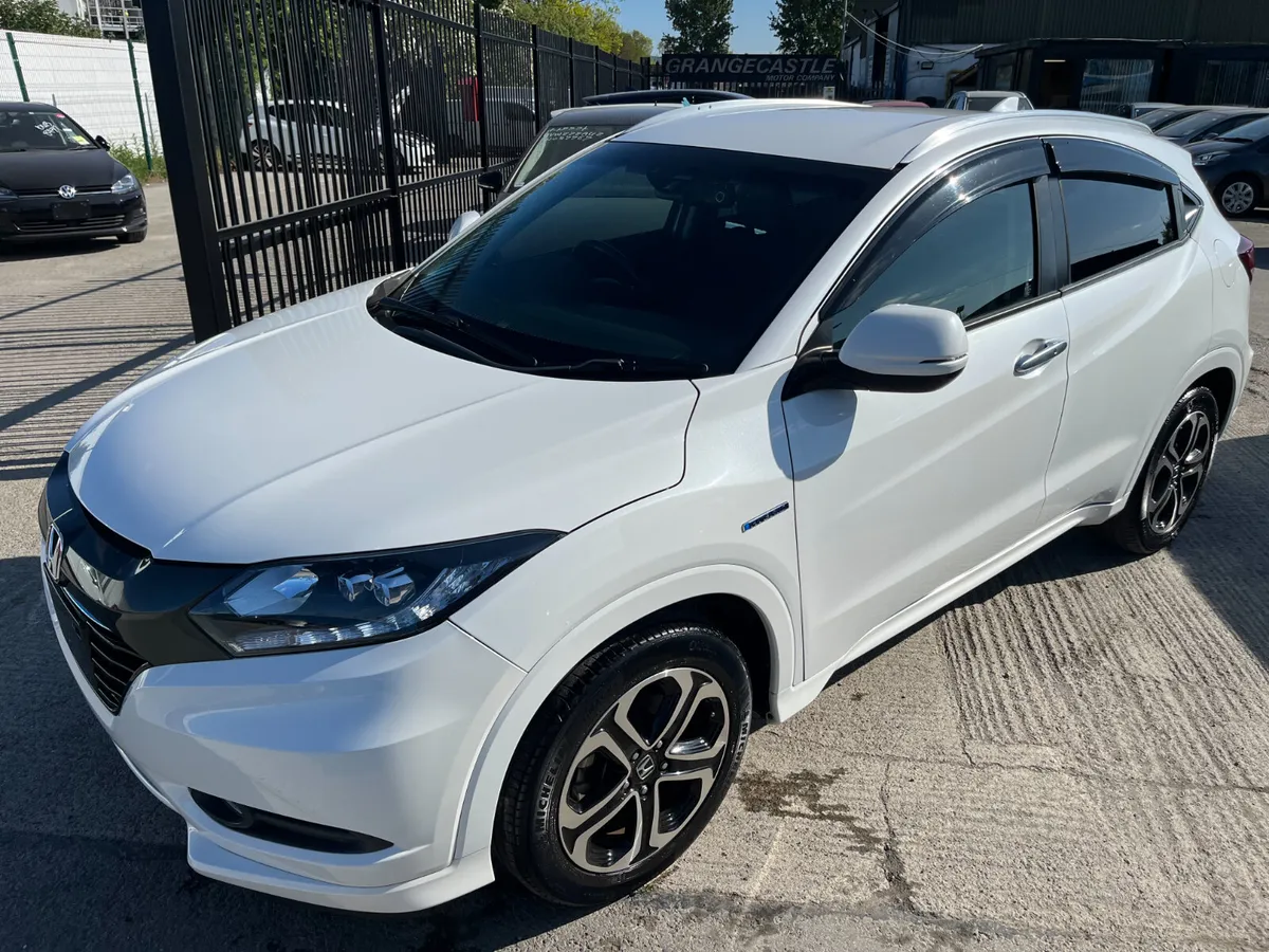 HONDA VEZEL 2016, 1.5 HYBRID AUTO LOW KMS - Image 3