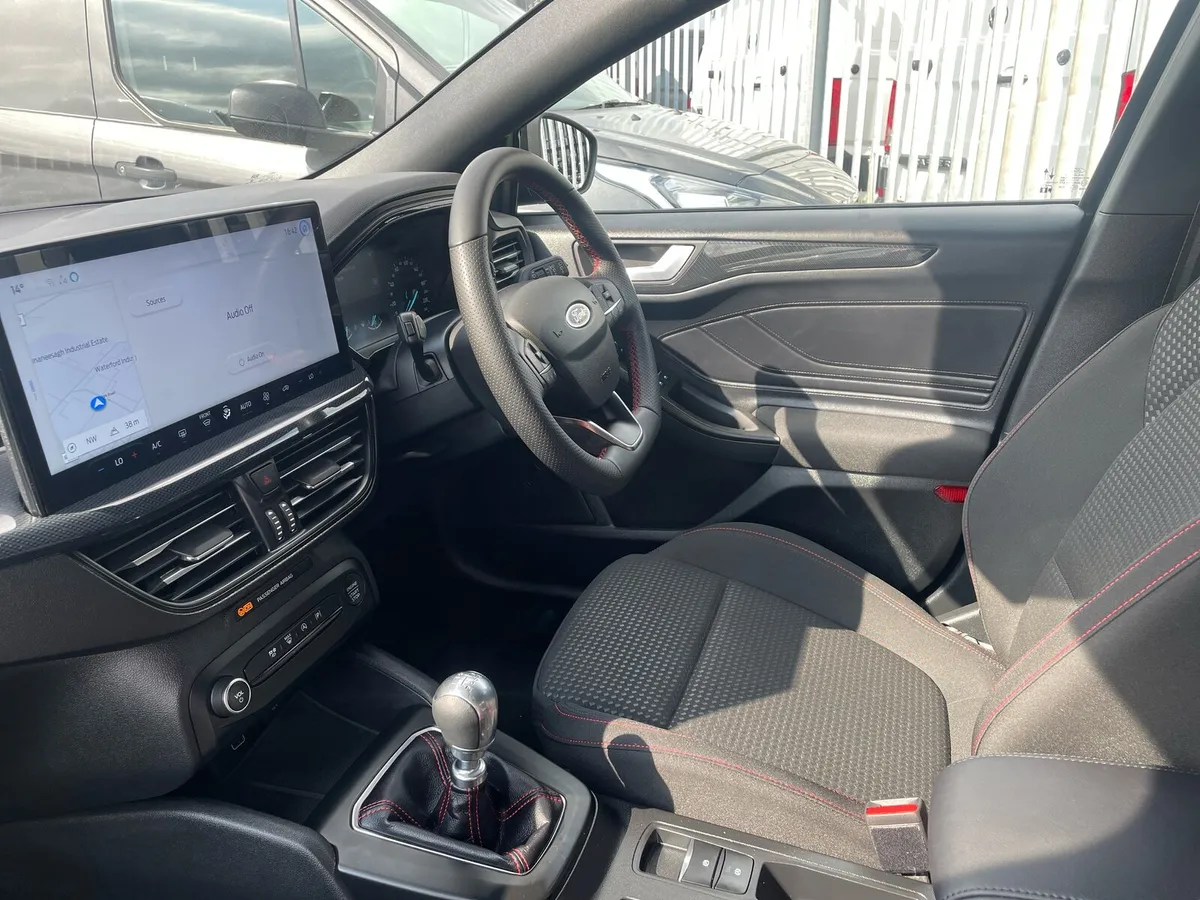 Ford Focus  ST-Line 1.0L EcoBoost 125PS - Image 3