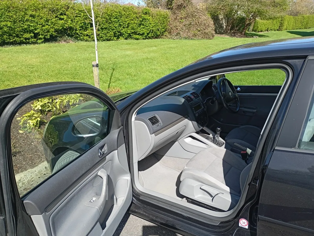 Volkswagen Golf 2004 - Image 3