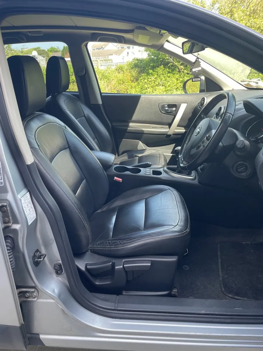 2013 (131) Nissan Qashqai +2  Tekna 7 seater 1.5D - Image 2