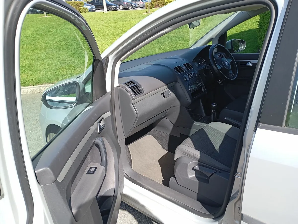 Volkswagen Touran 2010     Diesel 1.6   NCT 01/26 - Image 2
