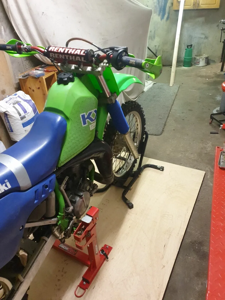 Motorcycle - Image 4