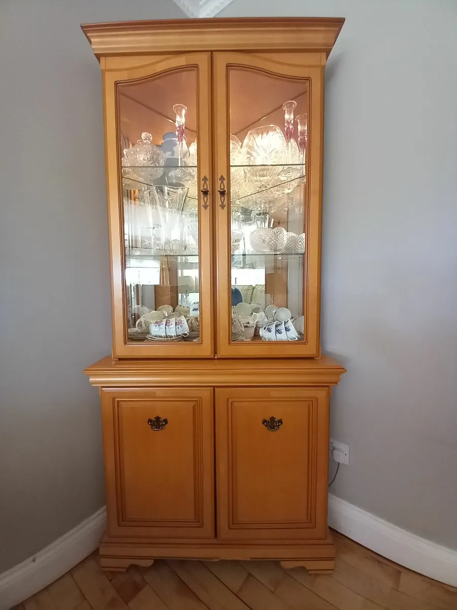 Display Cabinet - Image 1