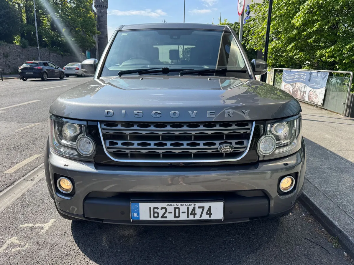 Land Rover Discovery 3.0 TDV6 - Image 2