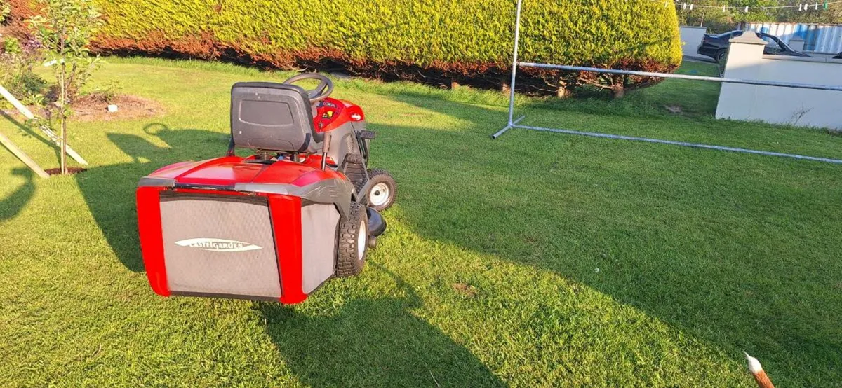 Castlegarden Lawn Mower - Image 2