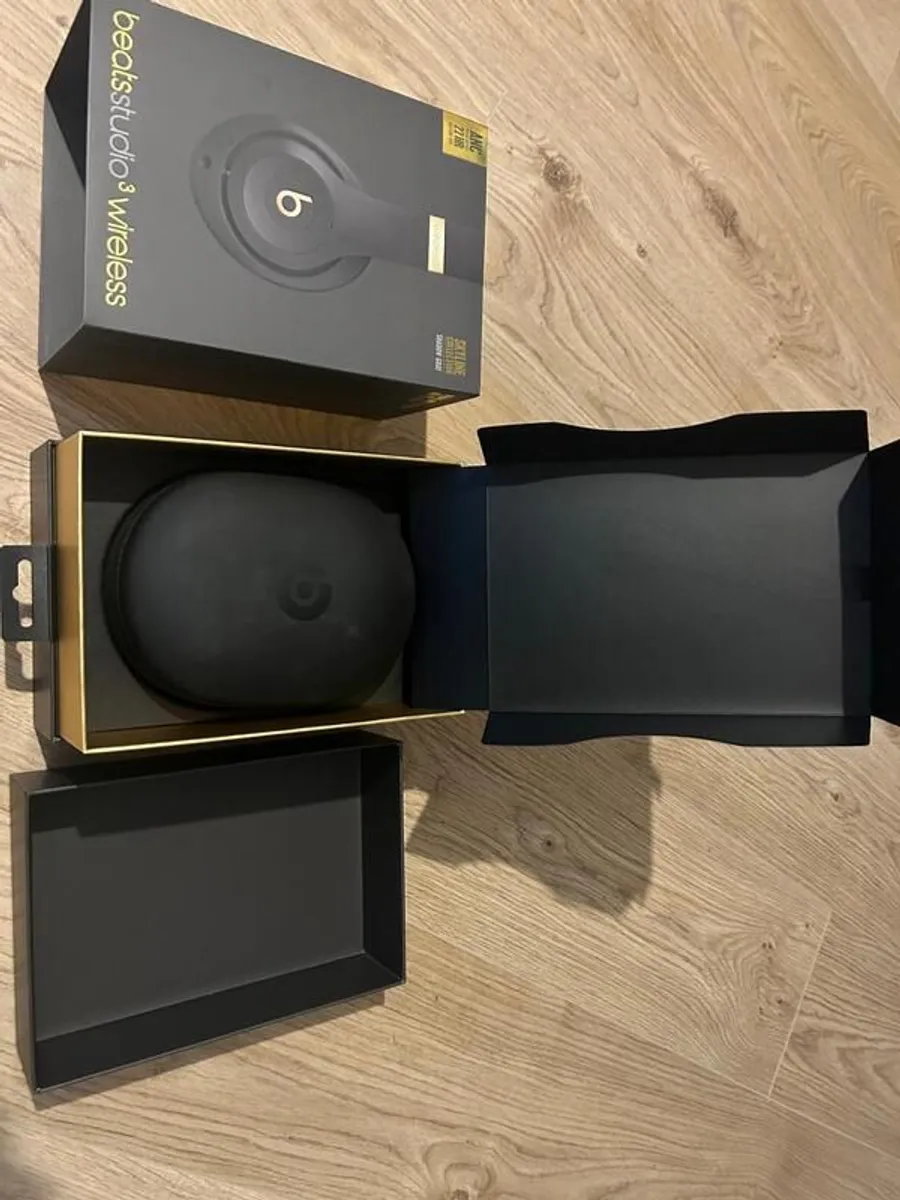 1 new beatsBeats Studio3 Wireless Shadow Grey ( ONLY ONE LEFT) - Image 3