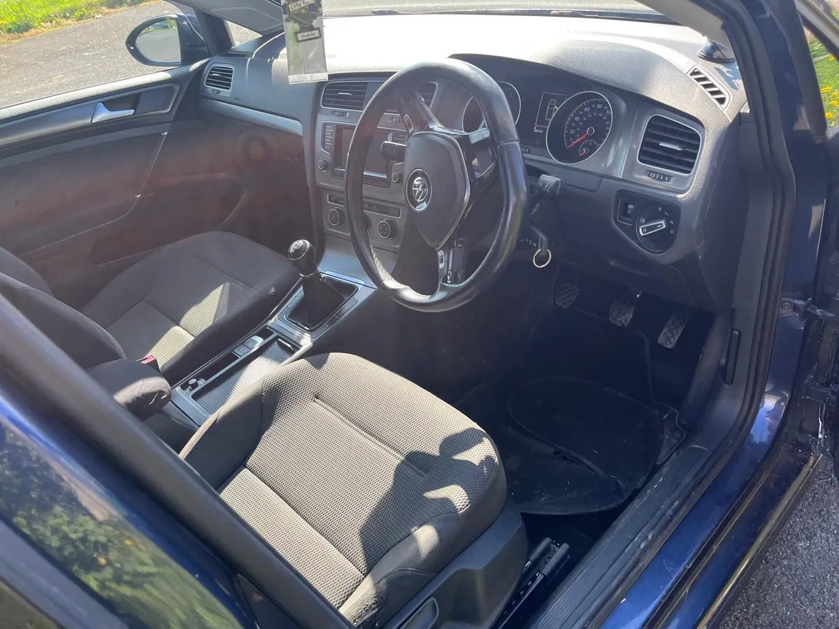 Volkswagen Golf - Image 4