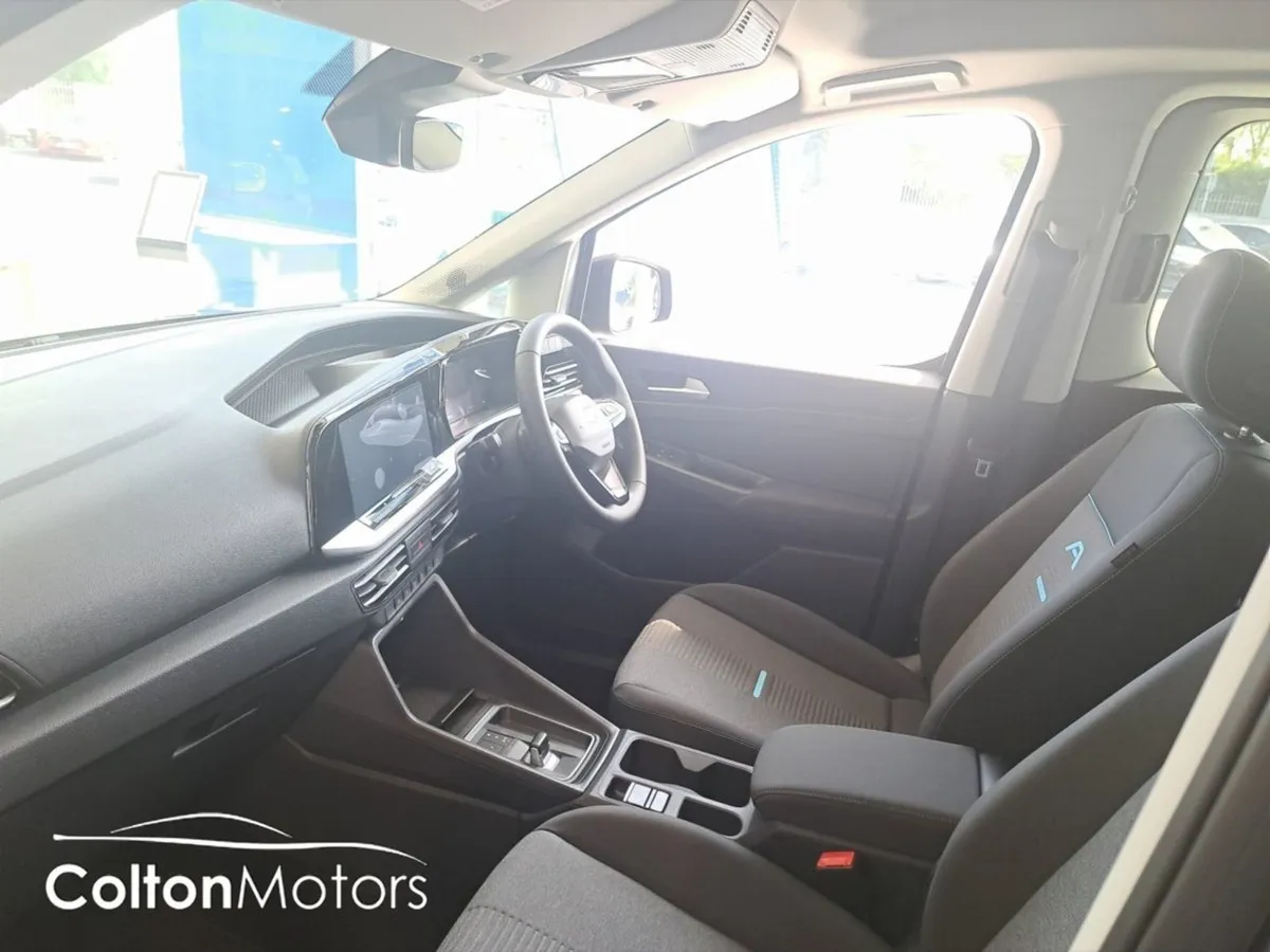 Ford TOURNEO CONNECT Active Auto 7 Seater 122PS - Image 4