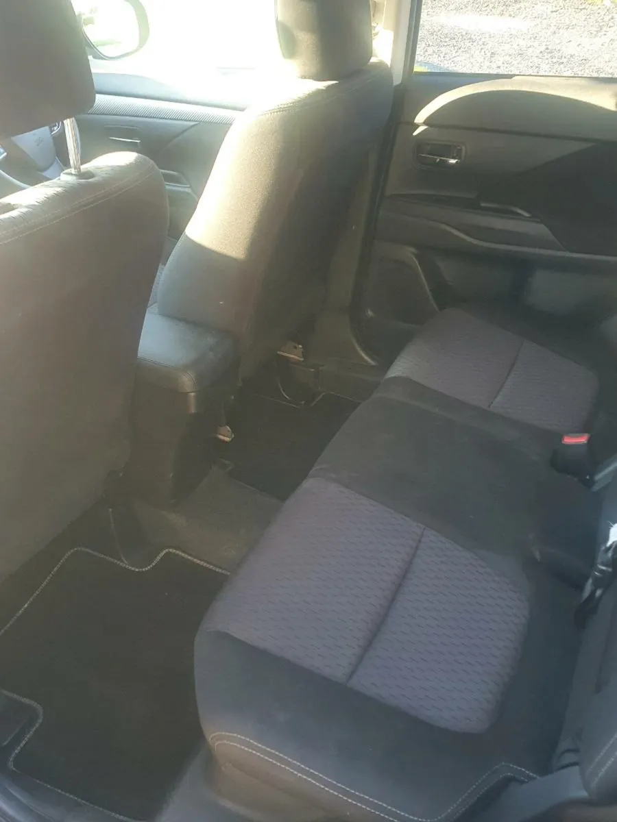Mitsubishi Outlander - Image 3