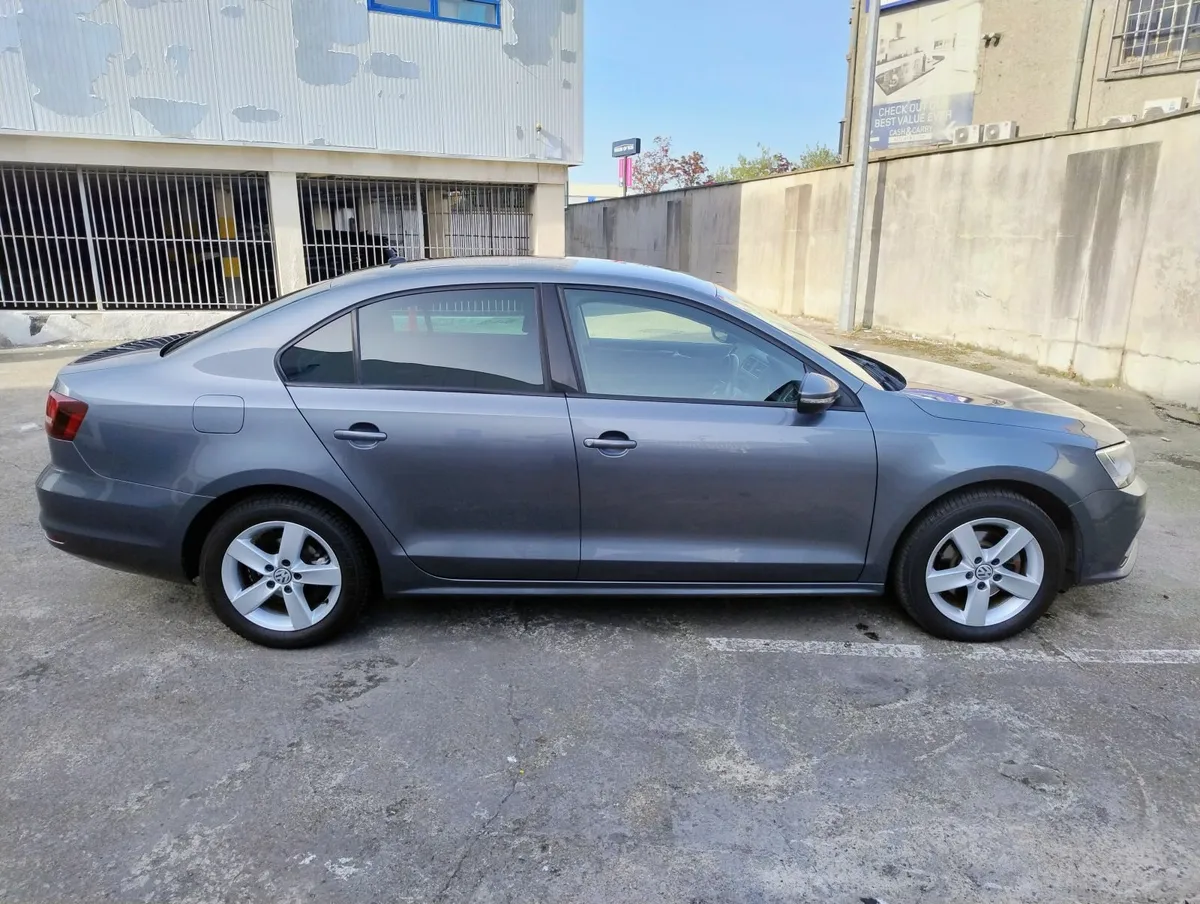 Volkswagen Jetta 1.2 TSI 2018 *Low Mileage 47000km - Image 2