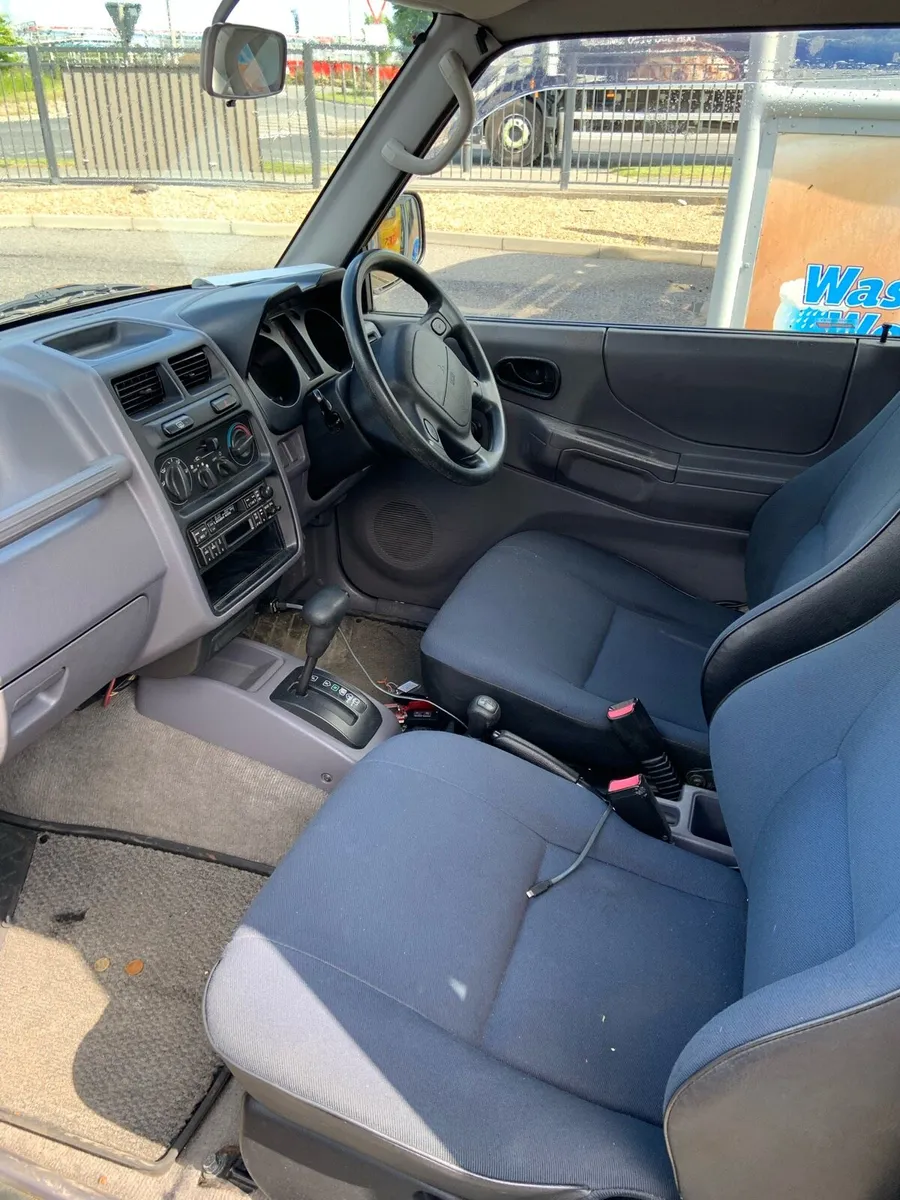 Mitsubishi Pajero JNR automatic - Image 2