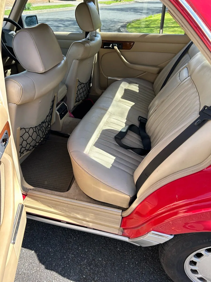 Mercedes 300se - Image 4