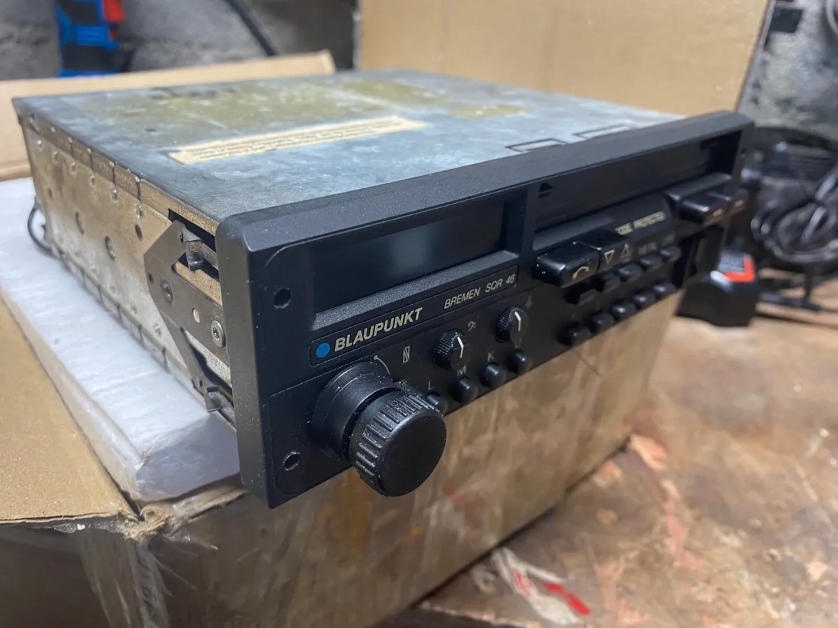 Blaupunkt Bremen SQR 46 Classic Car Stereo - Image 3