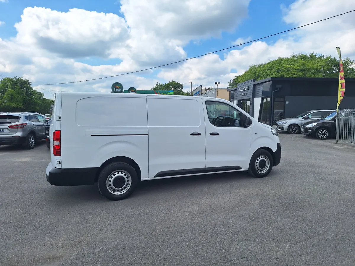 Opel Vivaro 1.5 DSL *High Spec/Half Leather - Image 3