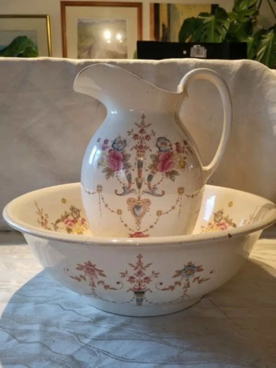 Vintage washing bowl and jug - Image 2