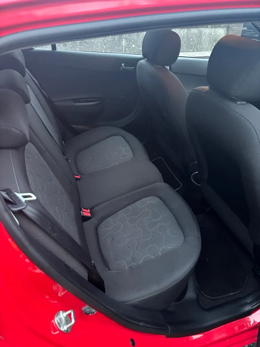 Hyundai i20 2012 *low tax and insurance - Image 4