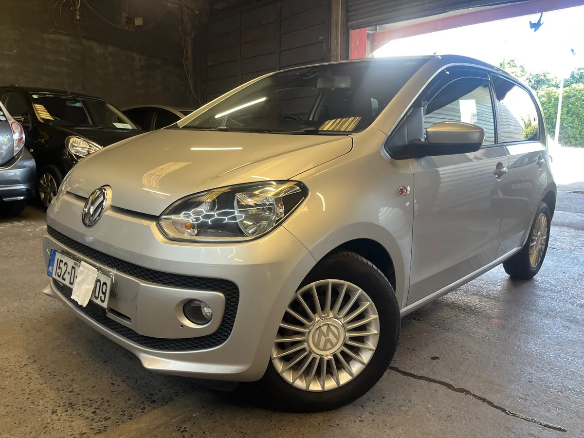 Volkswagen Up 2015 automatic - Image 2