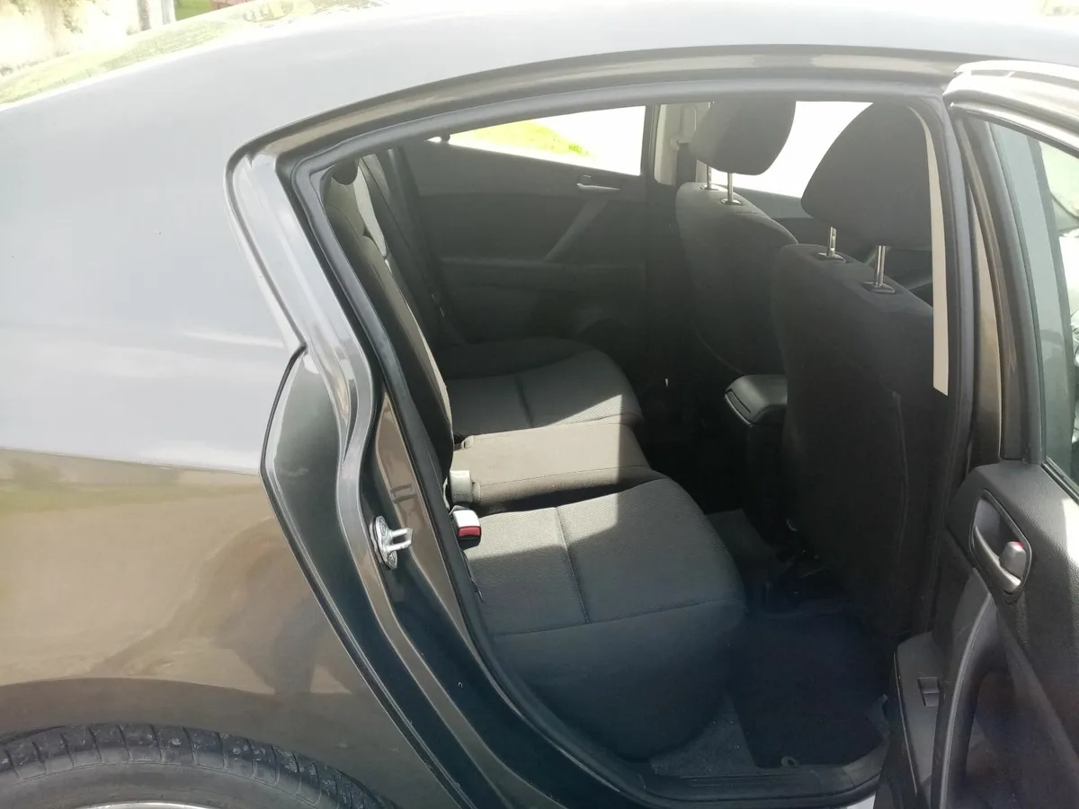 Mazda 3 1.6D SPORT MY10 4DR - Image 2