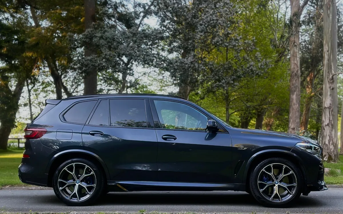 BMW X5 2022 389BHP CREW CAB WITH VAT - Image 3