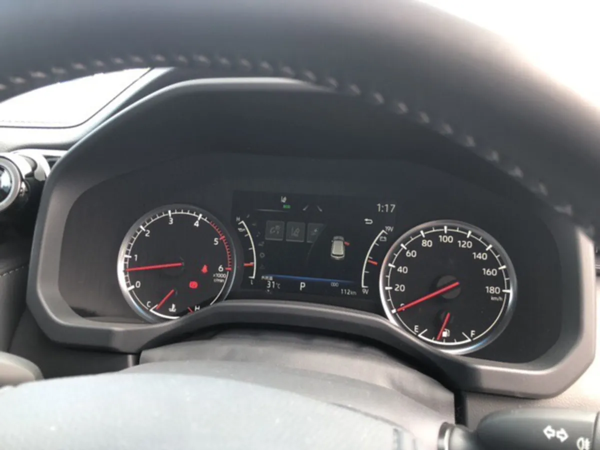 TOYOTA LANDCRUISER  LC300 - 2024 - DEMO MODEL - Image 3