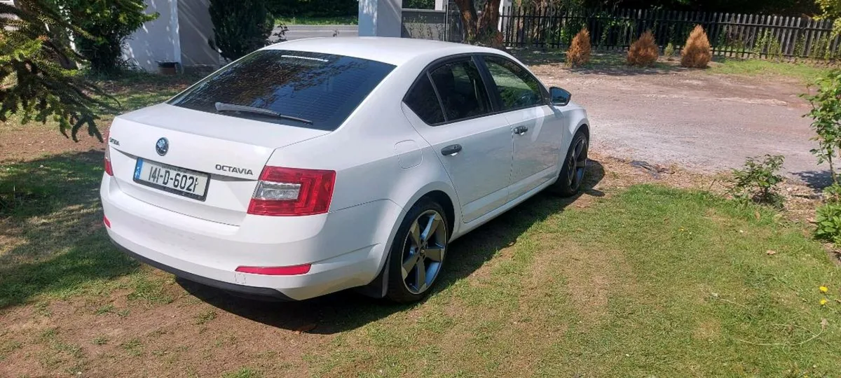 Skoda Octavia 1.6 DSG - Image 3