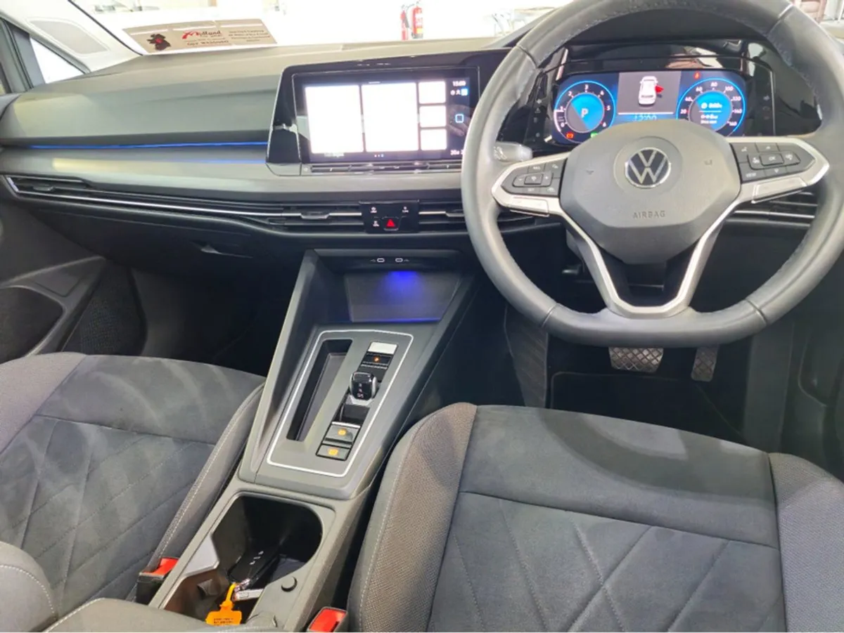 Volkswagen Golf 2.0 TDI Auto - Image 4
