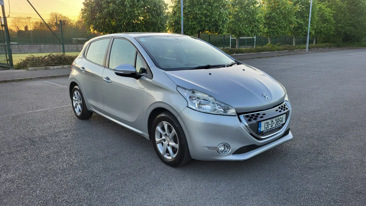 Peugeot 208 1.4 Hdi AUTOMATIC - Image 1