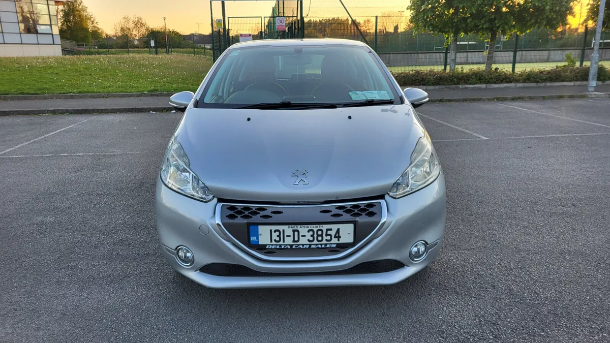 Peugeot 208 1.4 Hdi AUTOMATIC - Image 2