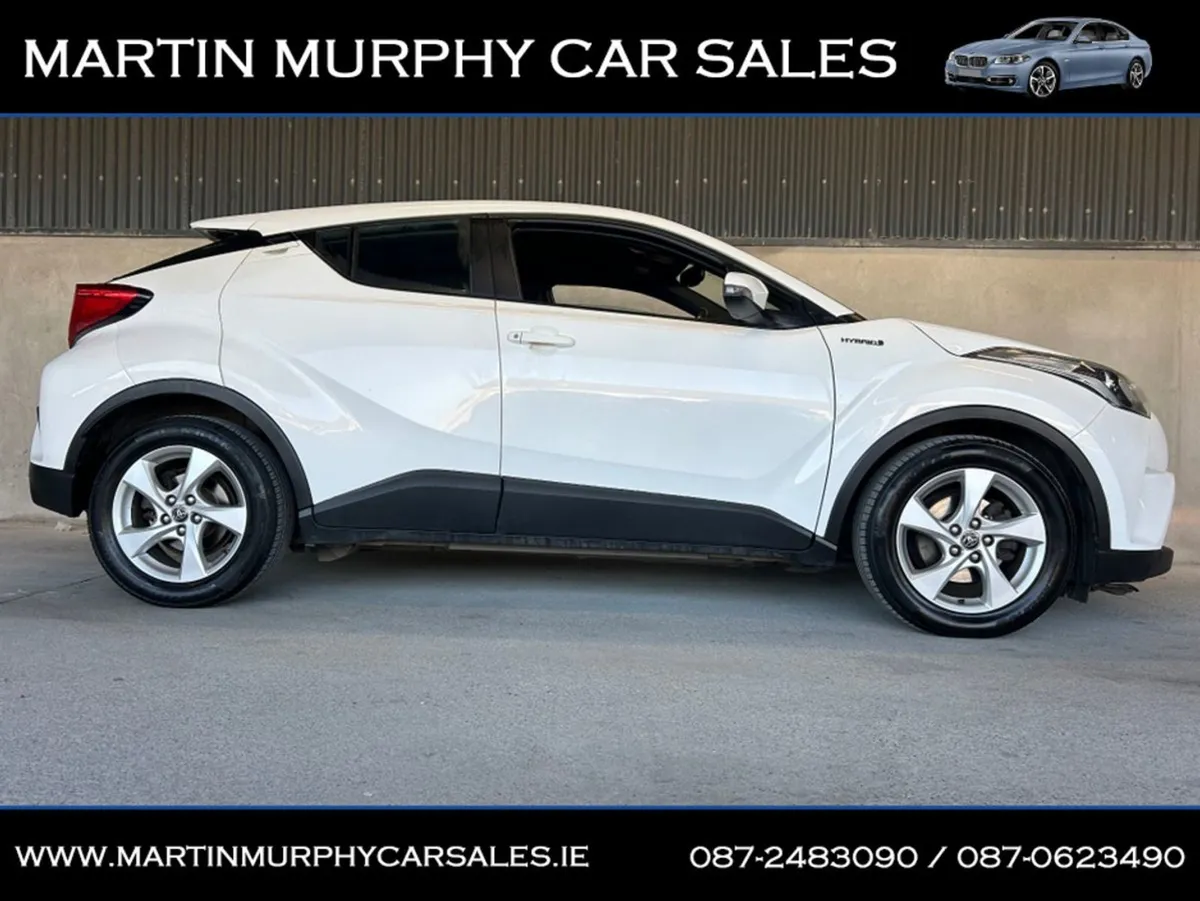 Toyota C-HR Hybrid Luna Auto - Image 2