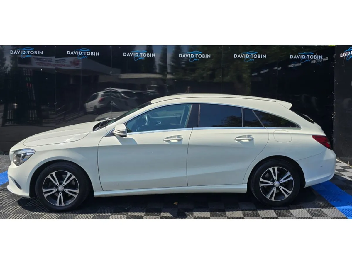 Mercedes-Benz CL-Class CLA 180 Shooting Brake - Image 3