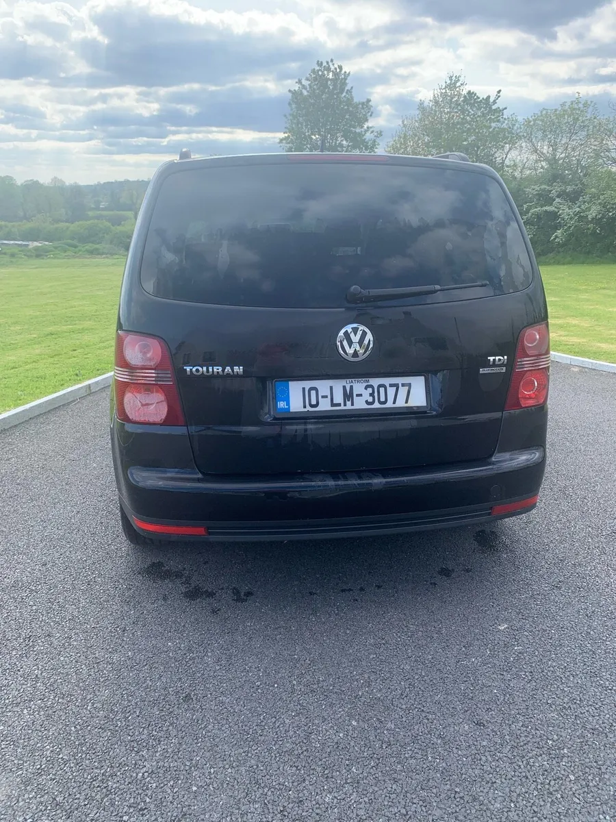 Volkswagen Touran 7 seater 1.9L Diesel Manual - Image 2