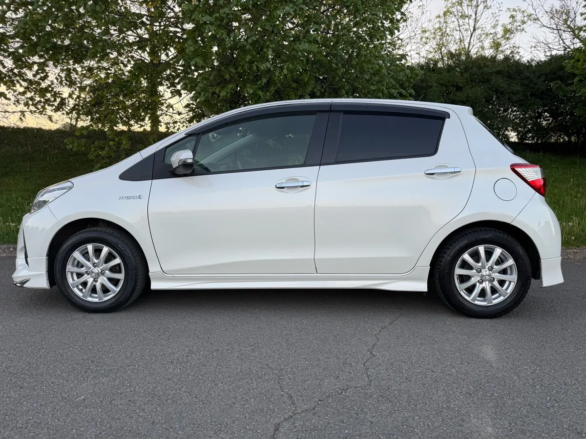 182 Toyota Vitz Hybrid for sale - Image 4
