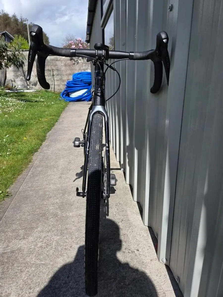 Carbon fibre gravel bike, kellys soot 90 - Image 4